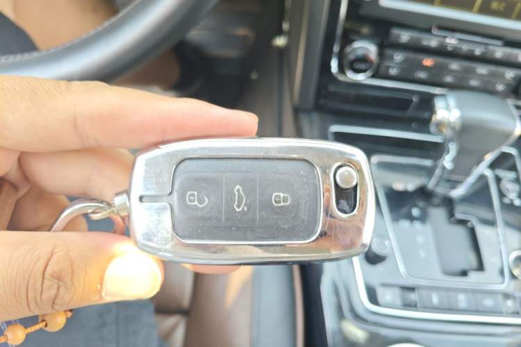 Used Volkswagen Phaeton 2015 3.0L Exclusive Edition Vehicle Key