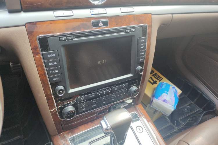 Used Volkswagen Phaeton 2015 3.0L Smart Edition Audio And AC Panel