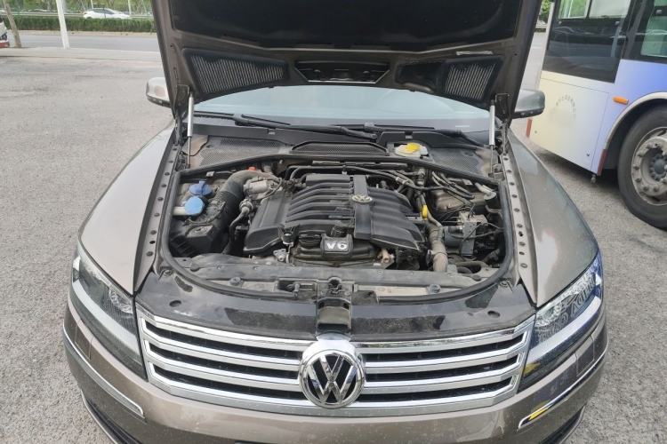 Used Volkswagen Phaeton 2015 3.0L Exclusive Edition Engine Bay