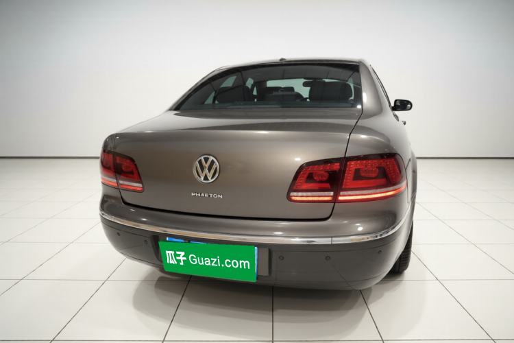 Used Volkswagen Phaeton 2015 3.0L Exclusive Edition Exterior 4