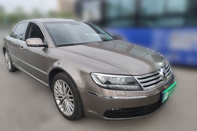 Used Volkswagen Phaeton 2015 3.0L Exclusive Edition Front Right 45 Deg