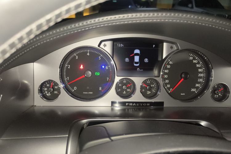 Used Volkswagen Phaeton 2015 3.0L Exclusive Edition Instrument Cluster
