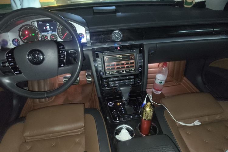 Used Volkswagen Phaeton 2015 3.0L Exclusive Edition Interior 2