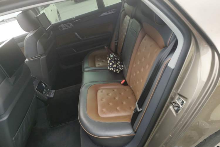 Used Volkswagen Phaeton 2015 3.0L Exclusive Edition Left Rear Seat