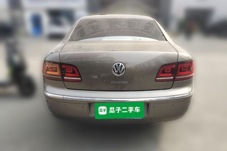 Used Volkswagen Phaeton 2015 3.0L Smart Edition Rear