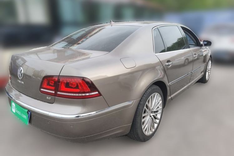 Used Volkswagen Phaeton 2015 3.0L Exclusive Edition Rear Right 45 Deg