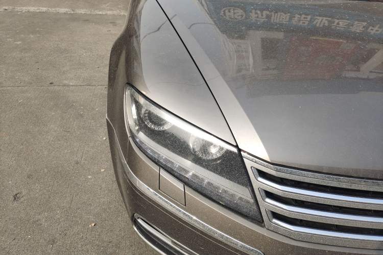Used Volkswagen Phaeton 2015 3.0L Smart Edition Right Front Headlight