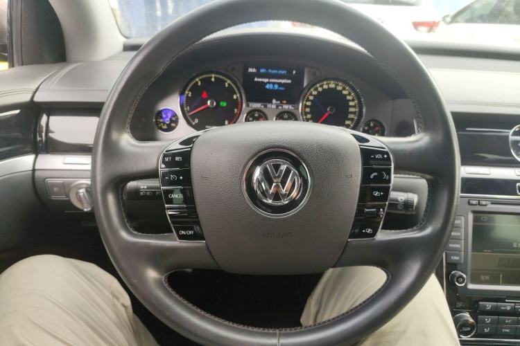 Used Volkswagen Phaeton 2015 3.0L Exclusive Edition Steering Wheel