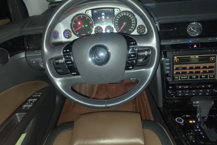 Used Volkswagen Phaeton 2015 3.0L Exclusive Edition Steering Wheel