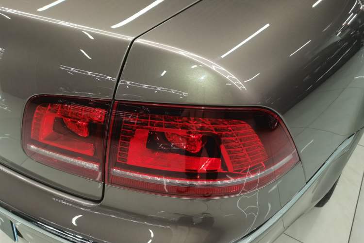 Used Volkswagen Phaeton 2015 3.0L Exclusive Edition Exterior 3