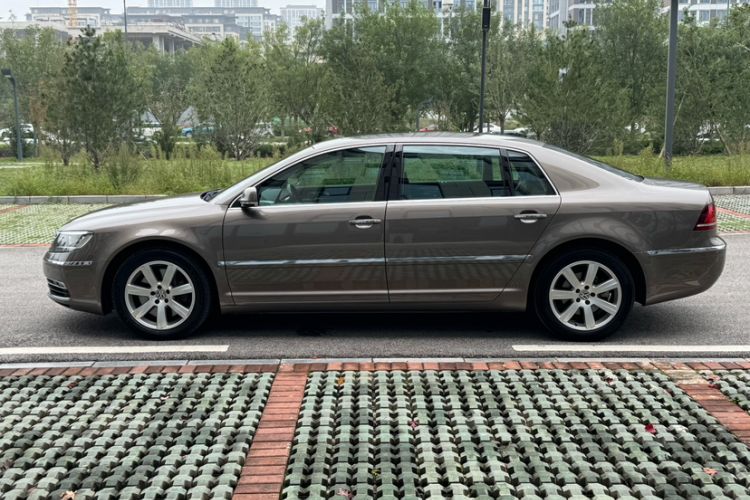 Used Volkswagen Phaeton 2015 3.0L Smart Edition Exterior 4