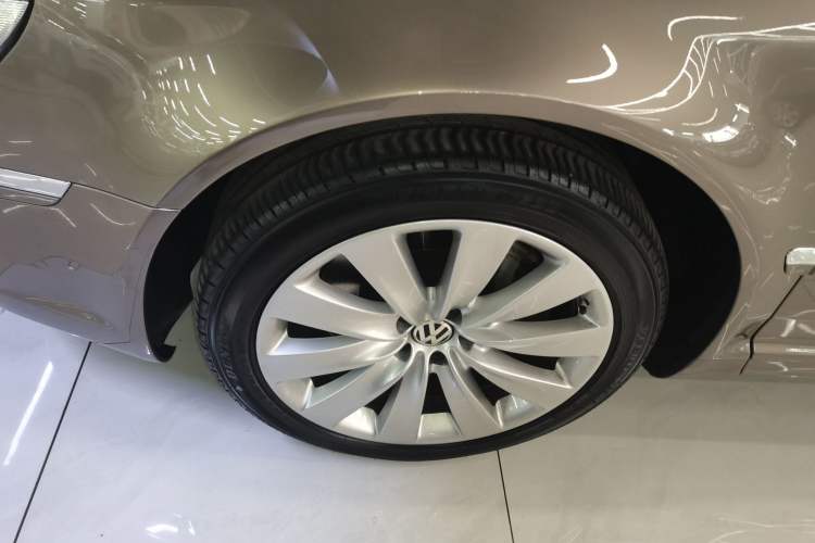 Used Volkswagen Phaeton 2015 3.0L Exclusive Edition Exterior 4