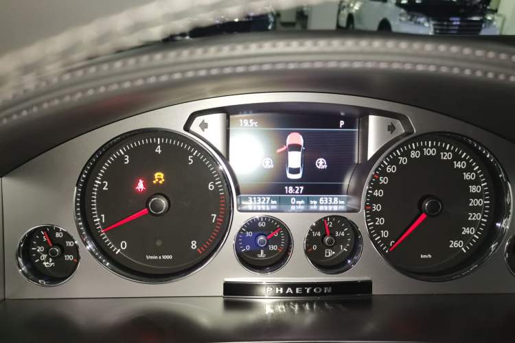 Used Volkswagen Phaeton 2015 3.0L Exclusive Edition Instrument Cluster
