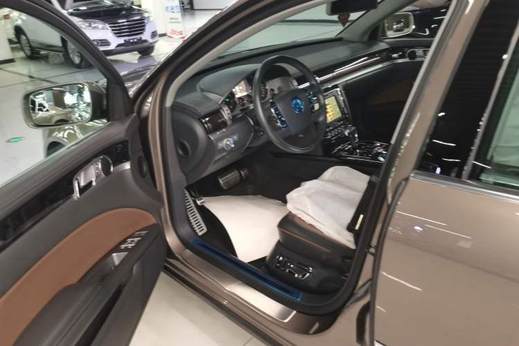 Used Volkswagen Phaeton 2015 3.0L Exclusive Edition Left Front Seat