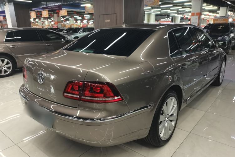 Used Volkswagen Phaeton 2015 3.0L Exclusive Edition Rear Right 45 Deg