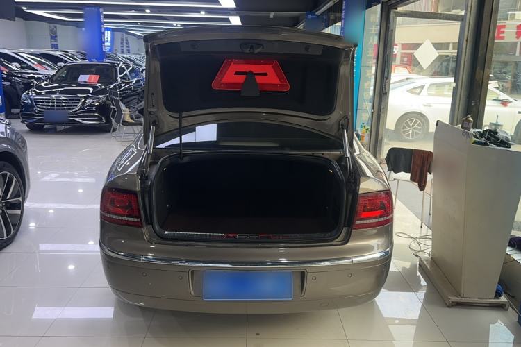 Used Volkswagen Phaeton 2015 3.0L Smart Edition Trunk