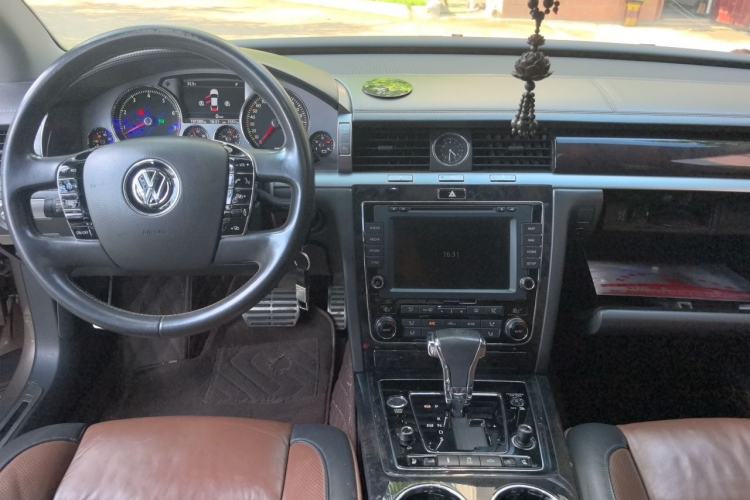 Used Volkswagen Phaeton 2015 3.0L Exclusive Edition Center Console