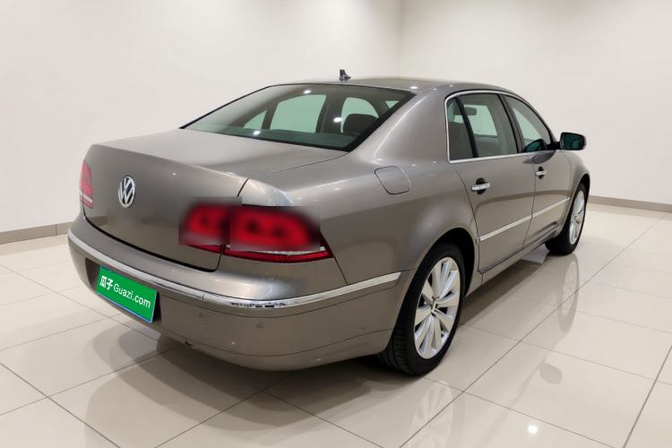 Used Volkswagen Phaeton 2015 3.0L Exclusive Edition Rear Right 45 Deg