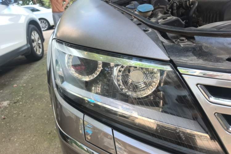Used Volkswagen Phaeton 2015 3.0L Exclusive Edition Right Front Headlight