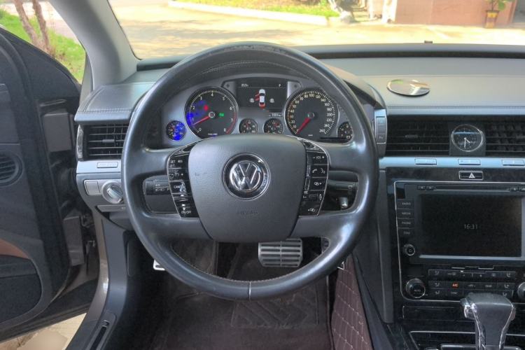 Used Volkswagen Phaeton 2015 3.0L Exclusive Edition Steering Wheel