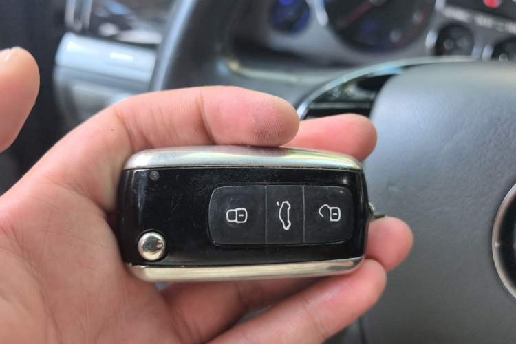 Used Volkswagen Phaeton 2015 3.0L Exclusive Edition Vehicle Key