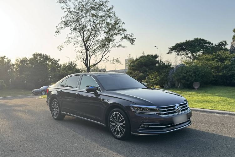 Used Volkswagen Phideon 2016 380TSI Two-Wheel-Drive Supreme Edition Exterior 2