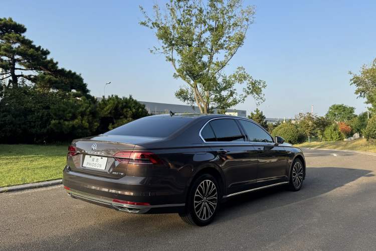 Used Volkswagen Phideon 2016 380TSI Two-Wheel-Drive Supreme Edition Exterior 3