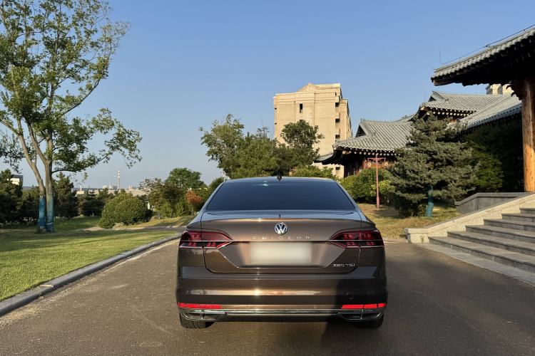 Used Volkswagen Phideon 2016 380TSI Two-Wheel-Drive Supreme Edition Exterior 4