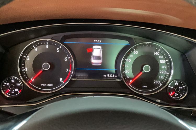 Used Volkswagen Phideon 2016 380TSI Two-Wheel-Drive Supreme Edition Instrument Cluster