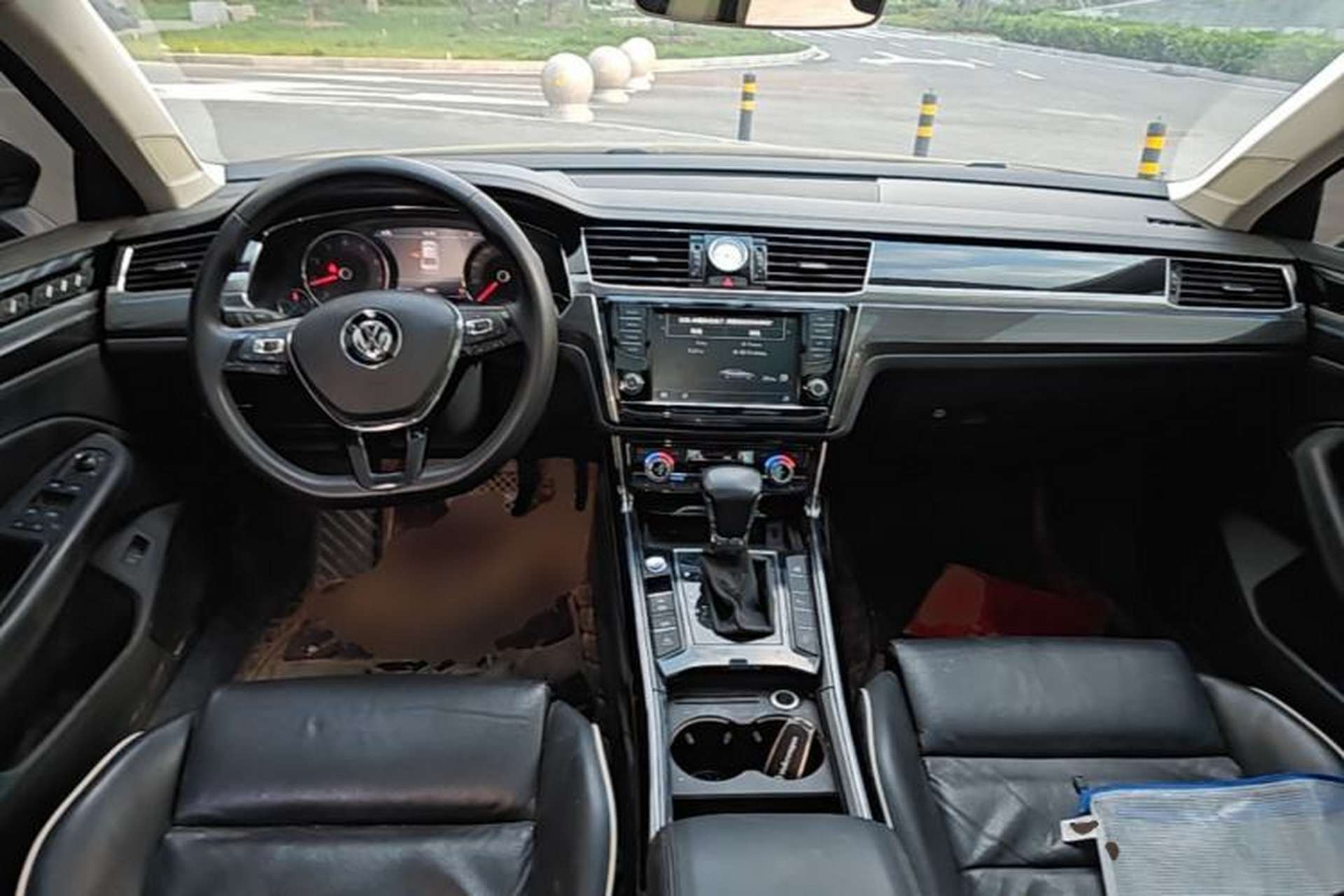 Used Volkswagen Phideon 2016 380TSI Two-Wheel-Drive Supreme Edition Center Console