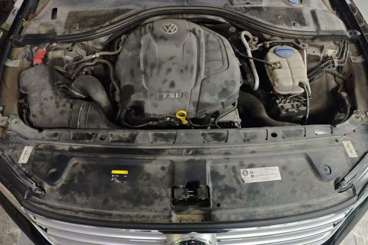 Used Volkswagen Phideon 2016 380TSI Two-Wheel-Drive Luxury Edition Engine Bay