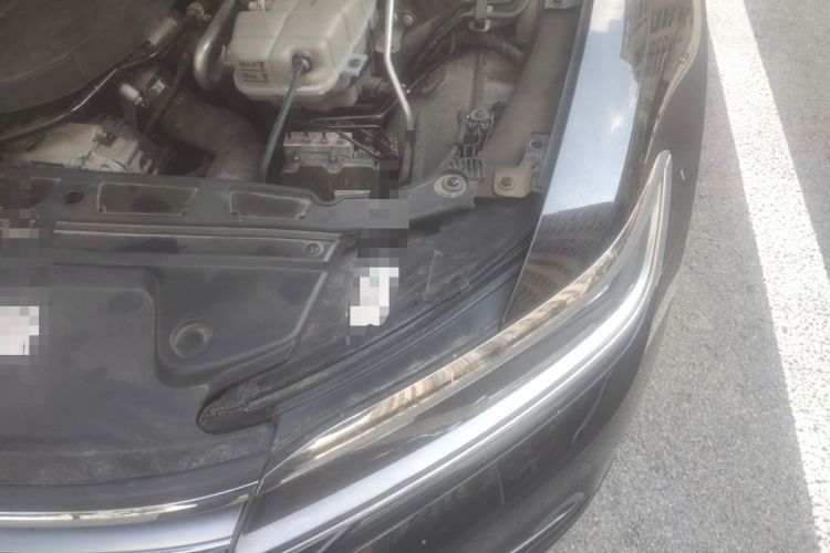 Used Volkswagen Phideon 2016 380TSI Two-Wheel-Drive Luxury Edition Engine Bay Left