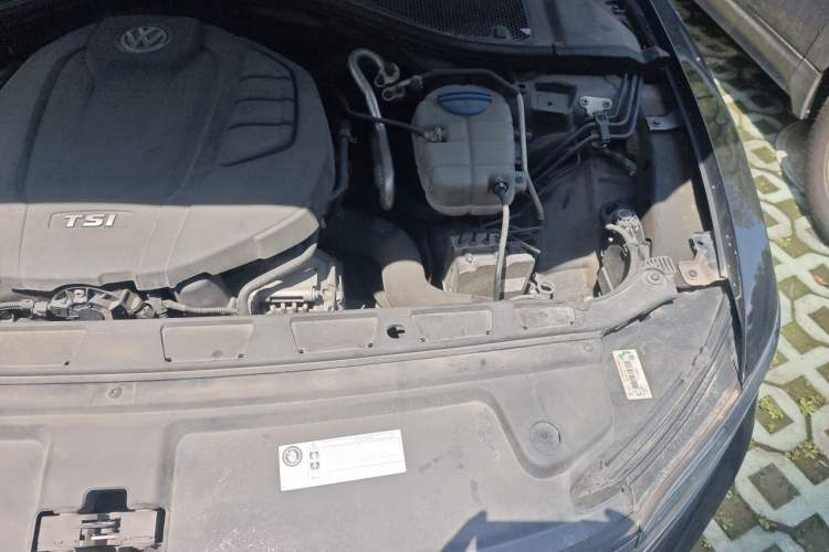 Used Volkswagen Phideon 2016 380TSI Two-Wheel-Drive Luxury Edition Engine Bay Left