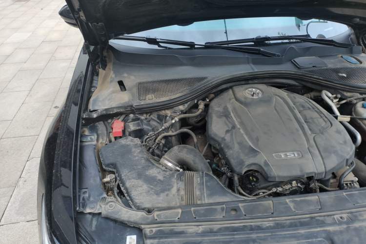 Used Volkswagen Phideon 2016 380TSI Two-Wheel-Drive Supreme Edition Engine Bay Right