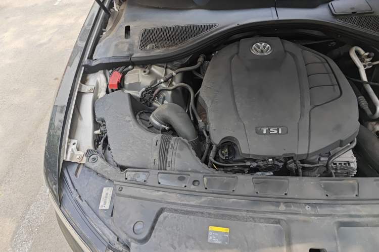 Used Volkswagen Phideon 2016 380TSI Two-Wheel-Drive Supreme Edition Engine Bay Right