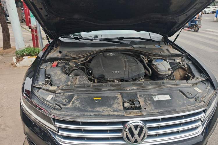 Used Volkswagen Phideon 2016 380TSI Two-Wheel-Drive Supreme Edition Engine Bay Right