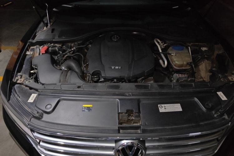 Used Volkswagen Phideon 2016 380TSI Two-Wheel-Drive Luxury Edition Engine Bay