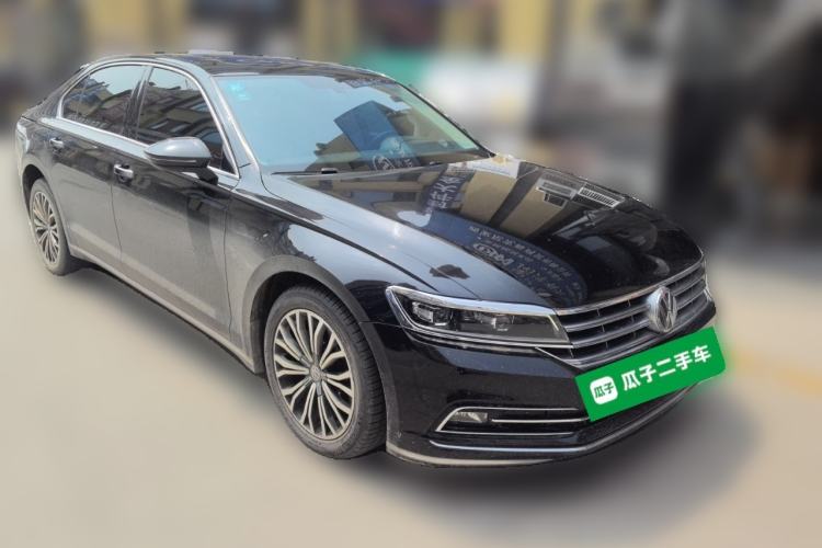 Used Volkswagen Phideon 2016 380TSI Two-Wheel-Drive Supreme Edition Front Right 45 Deg