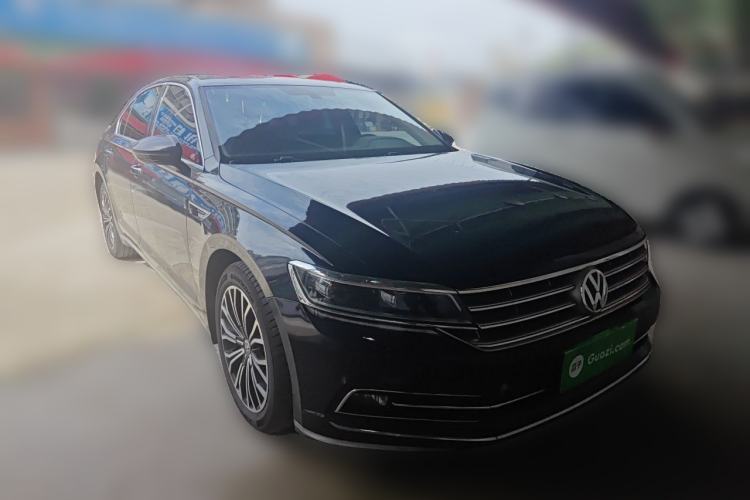 Used Volkswagen Phideon 2016 380TSI Two-Wheel-Drive Supreme Edition Front Right 45 Deg