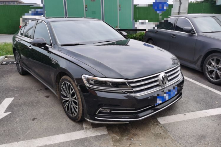 Used Volkswagen Phideon 2016 380TSI Two-Wheel-Drive Supreme Edition Front Right 45 Deg