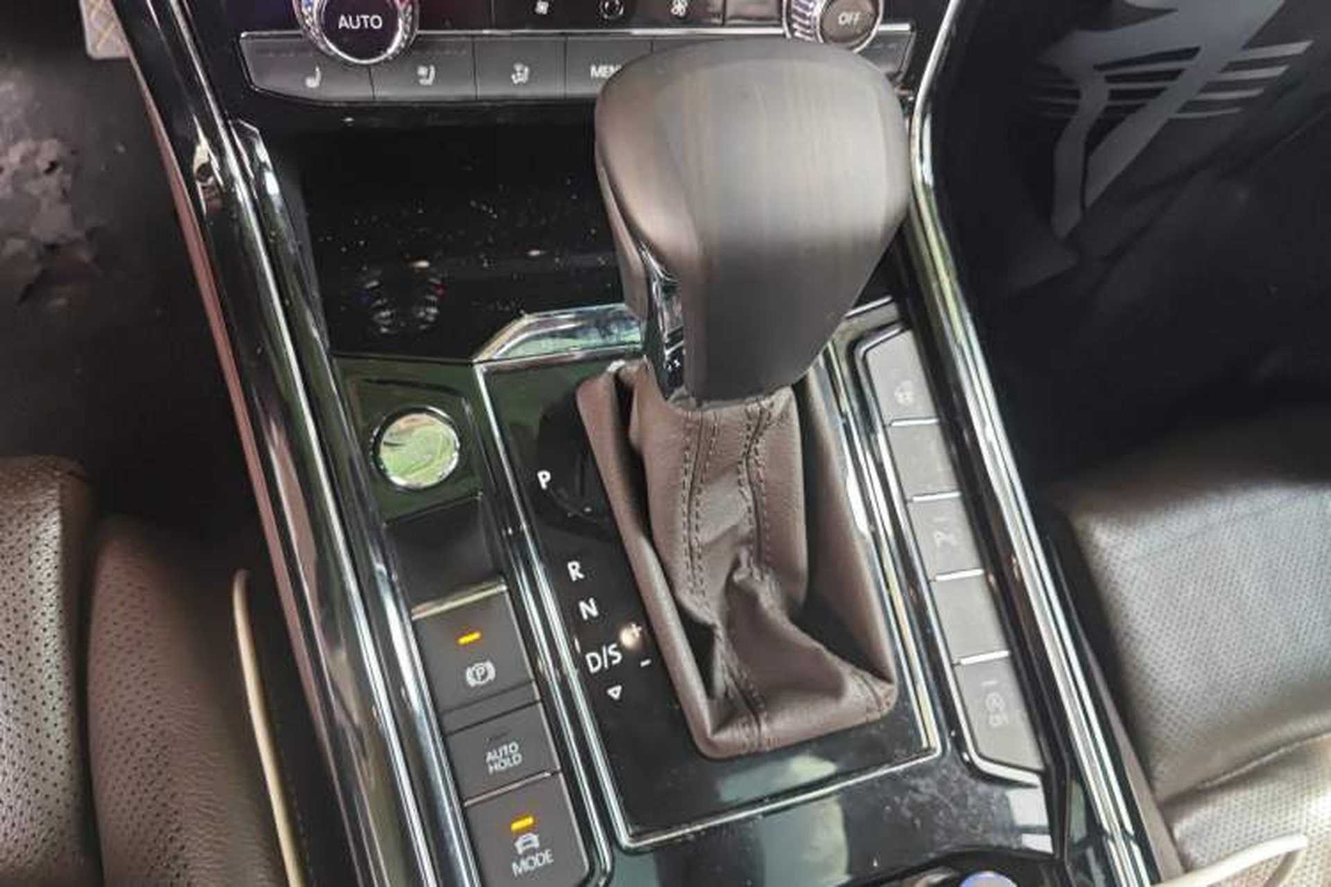 Used Volkswagen Phideon 2016 380TSI Two-Wheel-Drive Supreme Edition Gear Lever