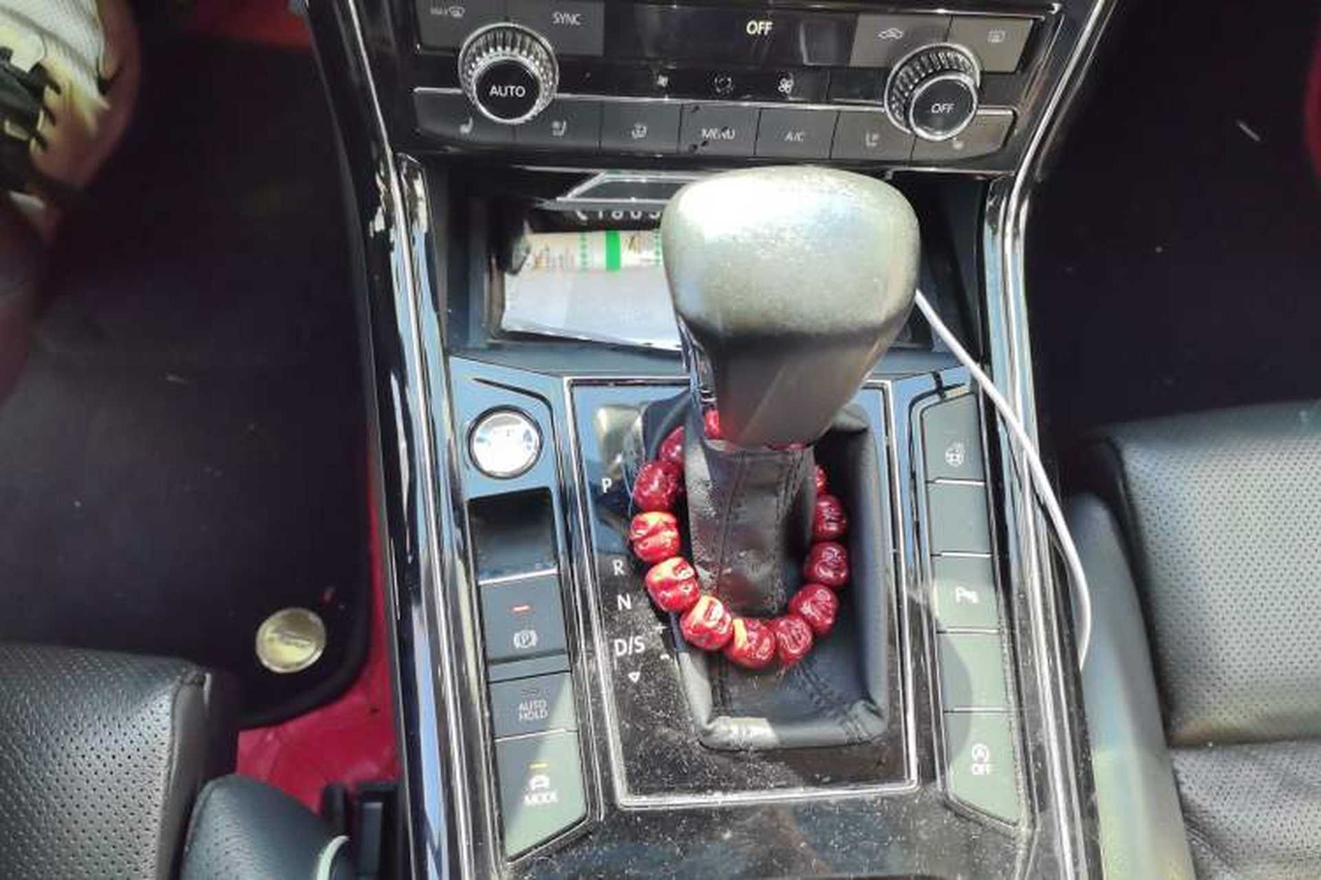 Used Volkswagen Phideon 2016 380TSI Two-Wheel-Drive Supreme Edition Gear Lever