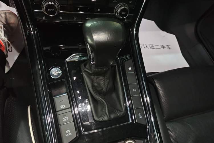 Used Volkswagen Phideon 2016 380TSI Two-Wheel-Drive Supreme Edition Gear Lever