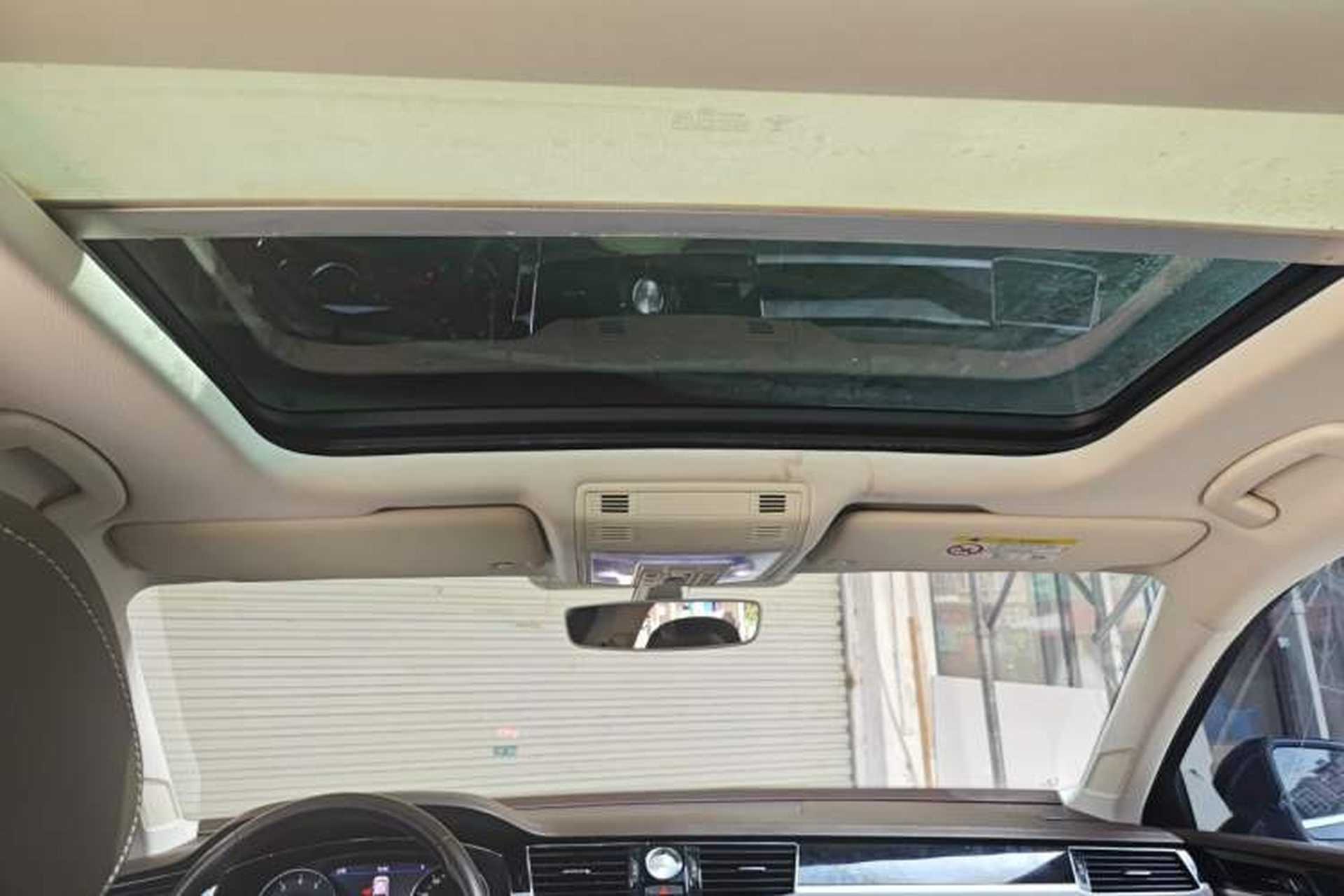 Used Volkswagen Phideon 2016 380TSI Two-Wheel-Drive Supreme Edition Headliner