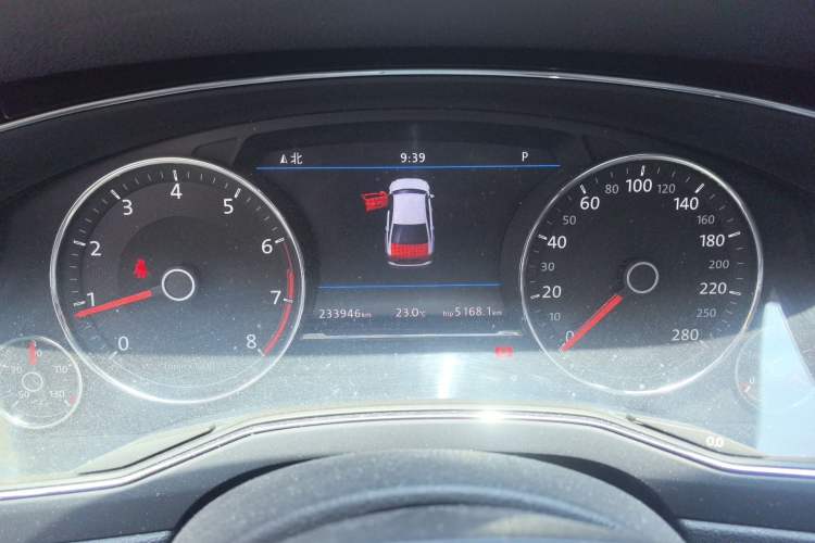 Used Volkswagen Phideon 2016 380TSI Two-Wheel-Drive Supreme Edition Instrument Cluster