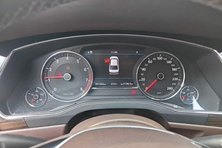Used Volkswagen Phideon 2016 380TSI Two-Wheel-Drive Supreme Edition Instrument Cluster