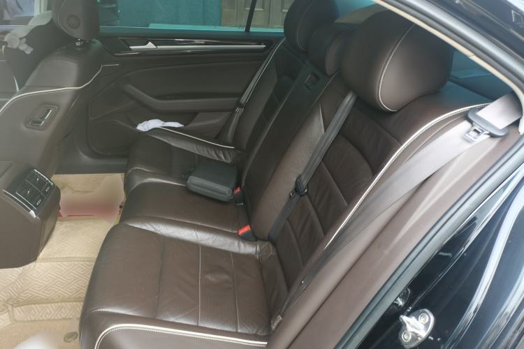 Used Volkswagen Phideon 2016 380TSI Two-Wheel-Drive Supreme Edition Left Rear Seat