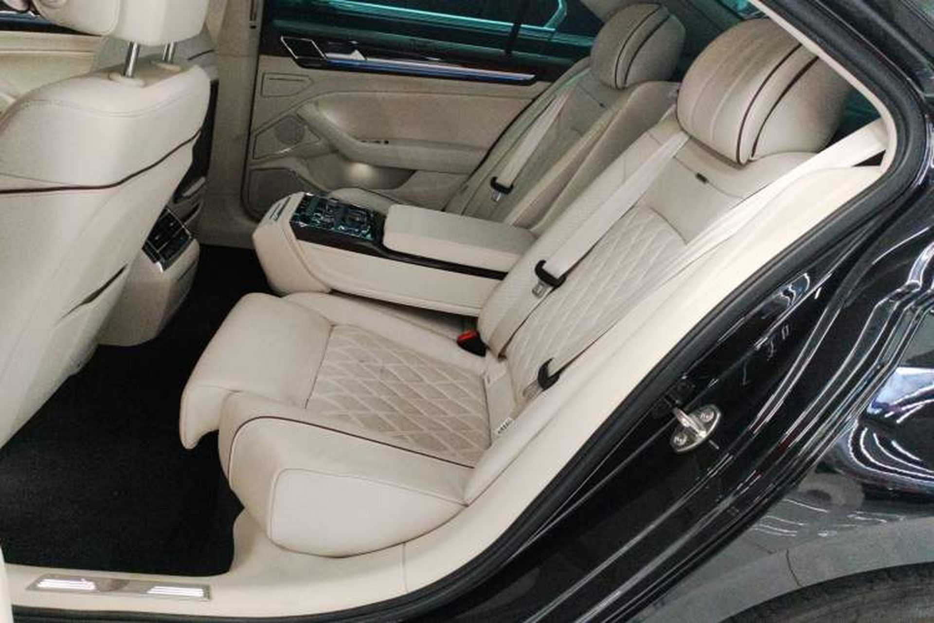 Used Volkswagen Phideon 2016 480 V6 4x4 Executive Flagship Edition Left Rear Seat