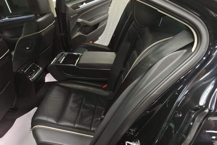 Used Volkswagen Phideon 2016 380TSI Two-Wheel-Drive Supreme Edition Left Rear Seat