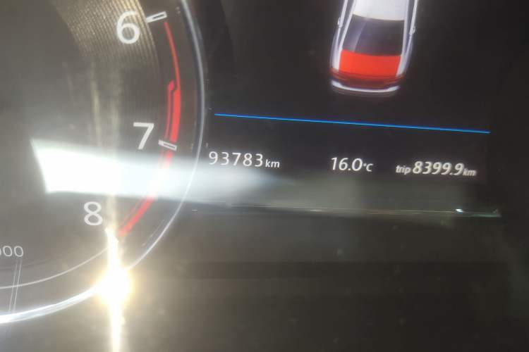 Used Volkswagen Phideon 2016 380TSI Two-Wheel-Drive Luxury Edition Odometer Close Up